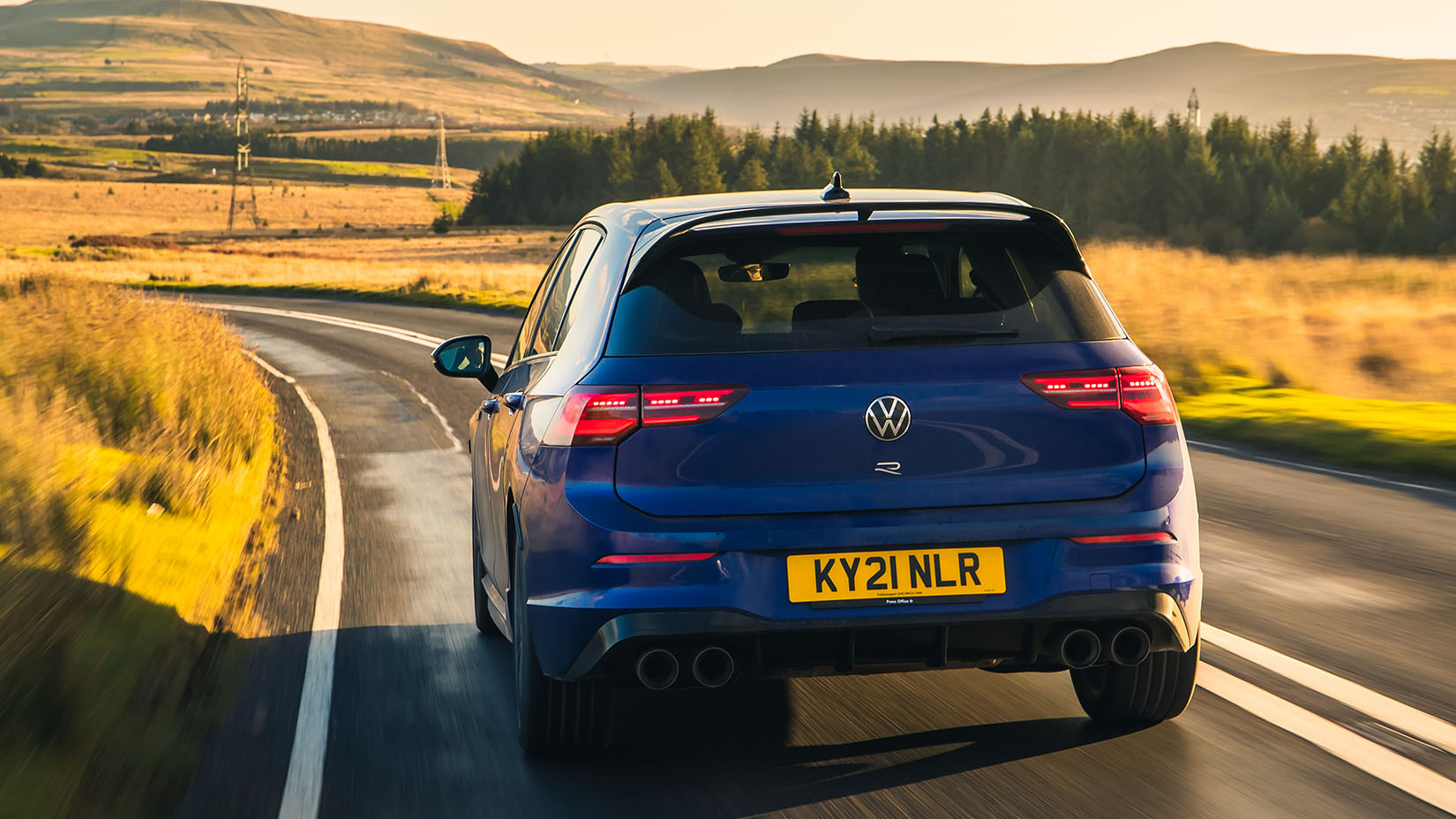 Najnowszy Volkswagen Golf 8 zbiera pozytywne opinie za nowoczesne technologie i design Nowy Golf 8 zachwyca technologią, ale drażni dotykowe sterowanie