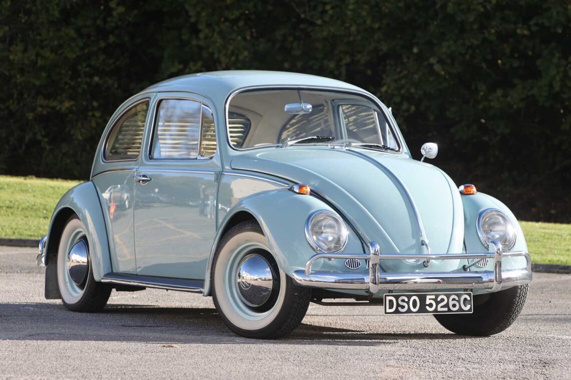 Kultowy Volkswagen Beetle, zaprojektowany w latach 30., przez dekady podbijał serca kierowców