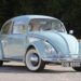 Kultowy Volkswagen Beetle, zaprojektowany w latach 30., przez dekady podbijał serca kierowców