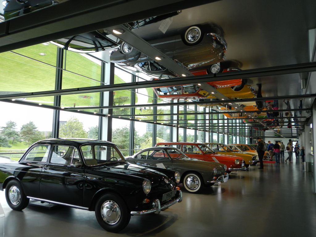Historia Garbusa Volkswagen dod 4 - nowoczesna linia produkcyjna Volkswagena w Wolfsburgu